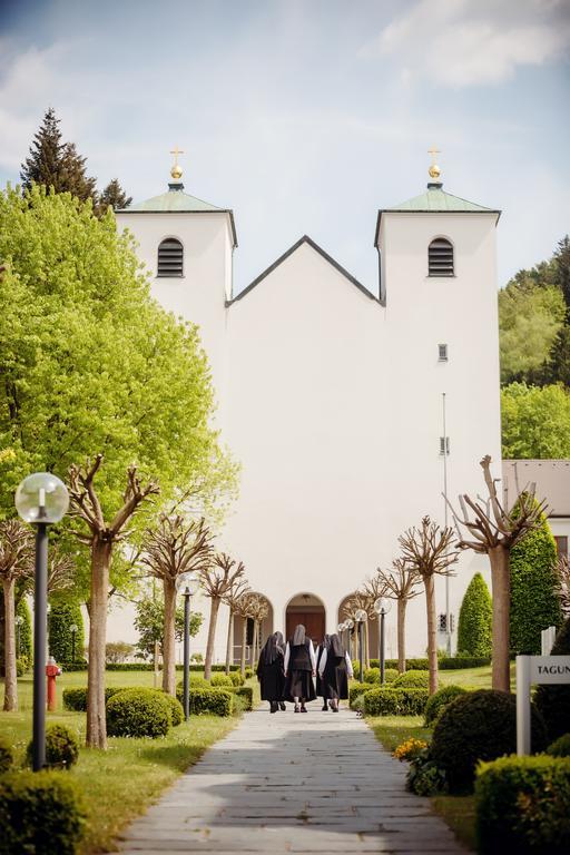 Kloster St. Josef Neumarkt in der Oberpfalz Zewnętrze zdjęcie